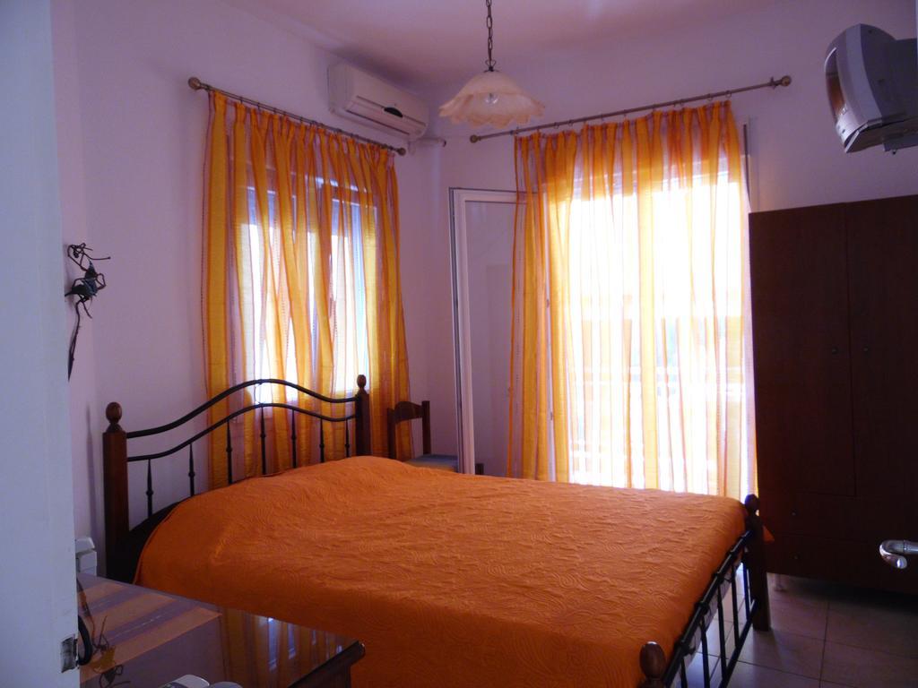 Four Seasons 1 Apartment Paralía Екстериор снимка