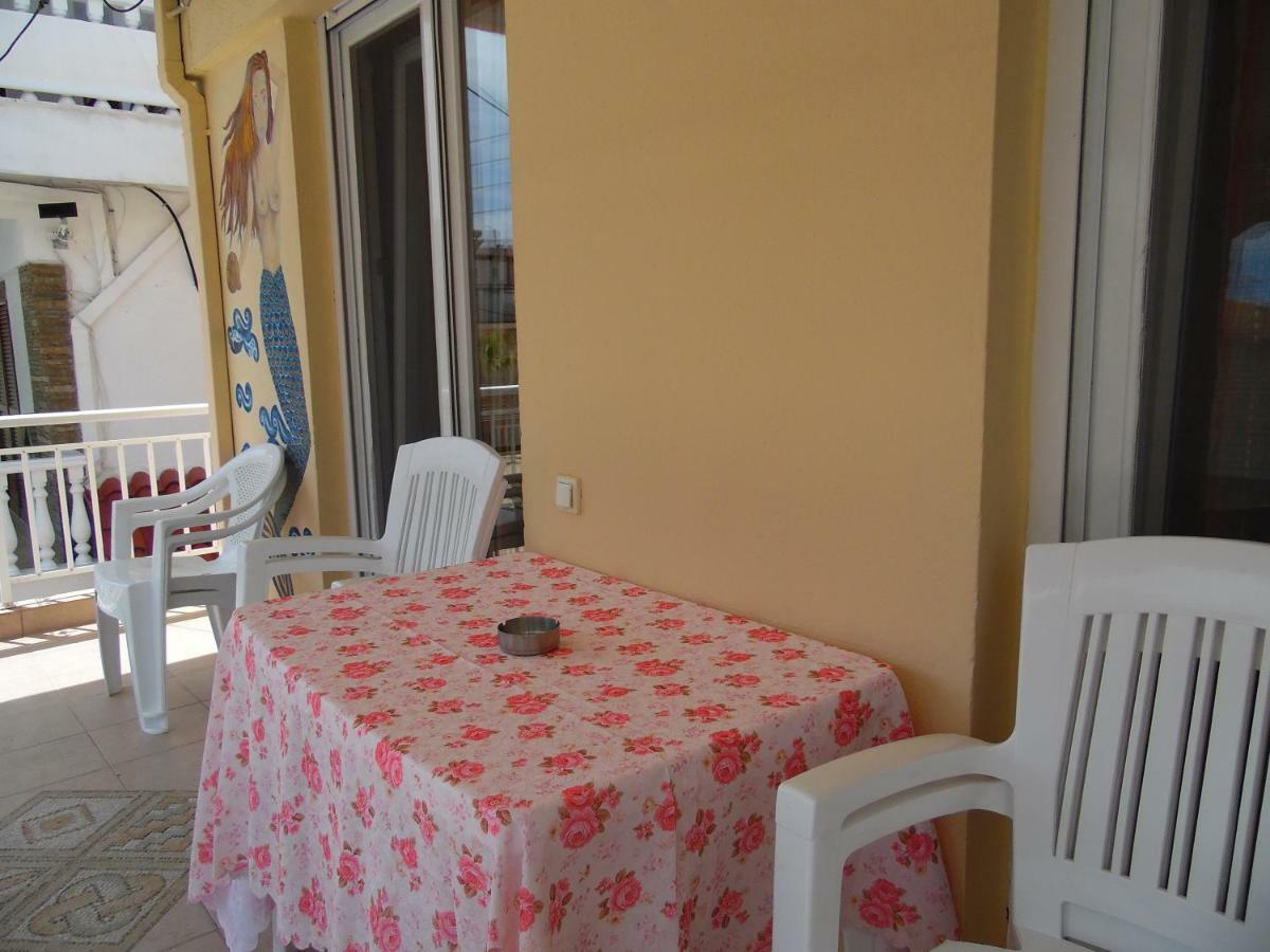Four Seasons 1 Apartment Paralía Екстериор снимка